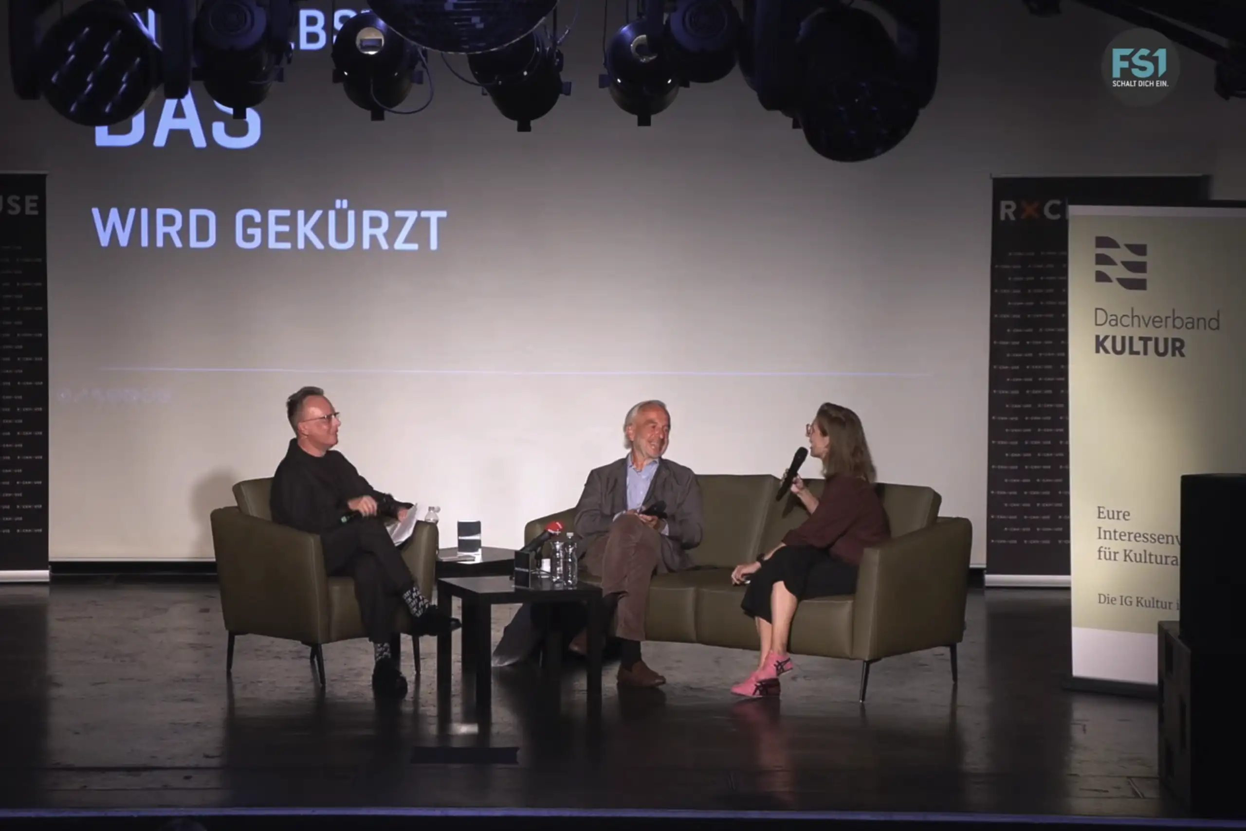 Alf Altendorf, Rudolf Scholten und Yvonne Gimpel diskutieren im Rockhouse über das Kulturbudget 2027/28