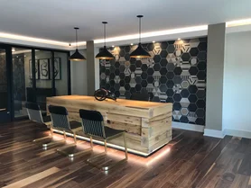 Stammdesign Tische im Showroom North Carolina