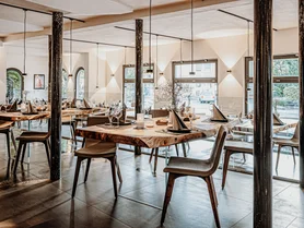 Stammdesign Tische im Showroom Bensheim