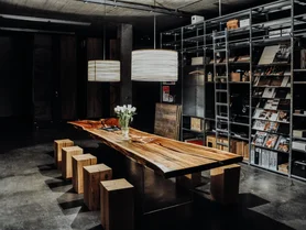 Stammdesign Tische im Showroom Düdlingen