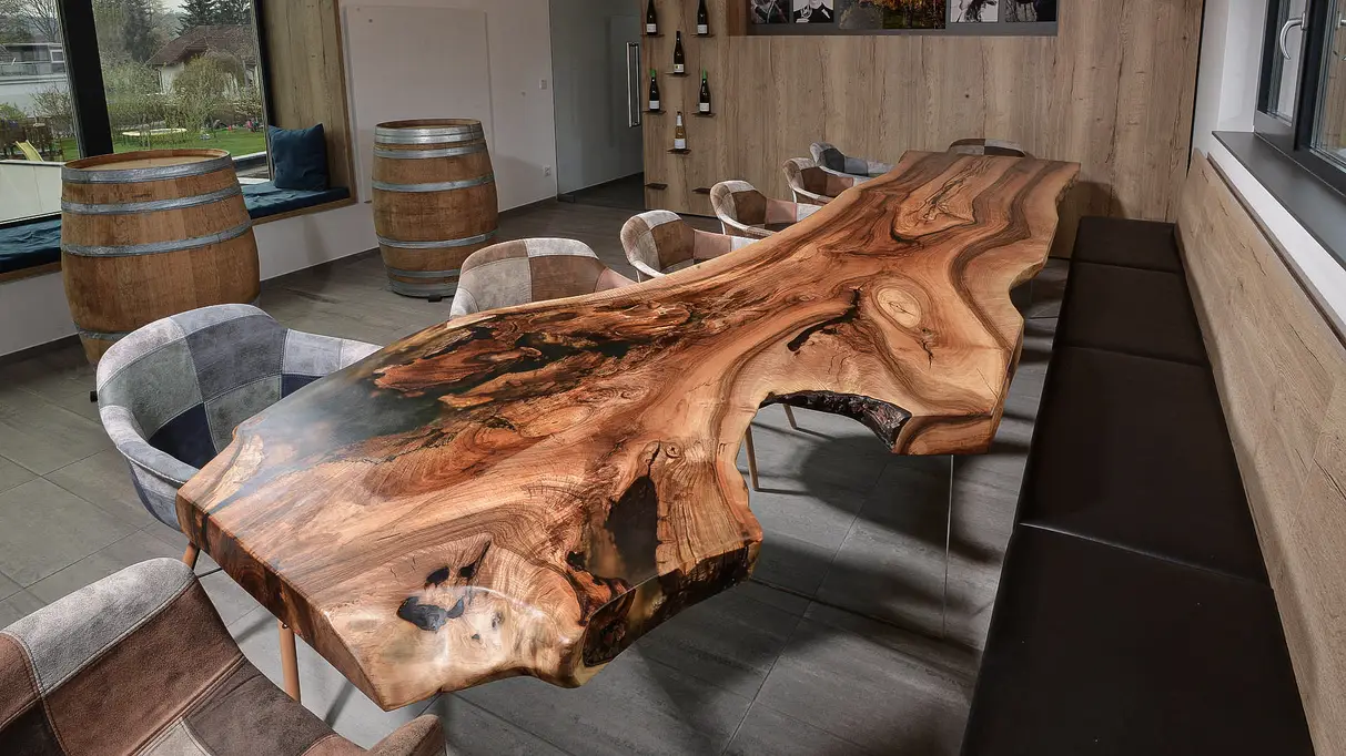 Long table en bois massif de haute qualité