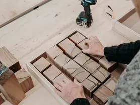 Workshop at Stammdesign – Epoxy resin and wood turned into functional artworks