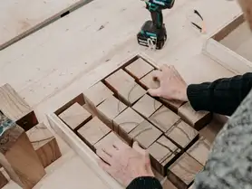 Lerne Epoxidharz-Holzarbeiten im Handwerkskurs bei Stammdesign in Perwang