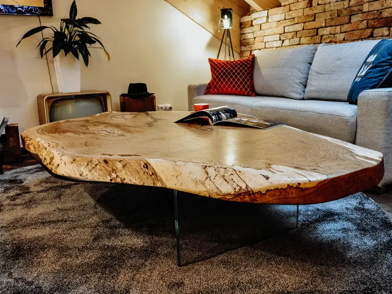 Tavolino da caffè realizzato con un tronco, venatura elegante e gambe in vetro di rovere di Stammdesign, 1.