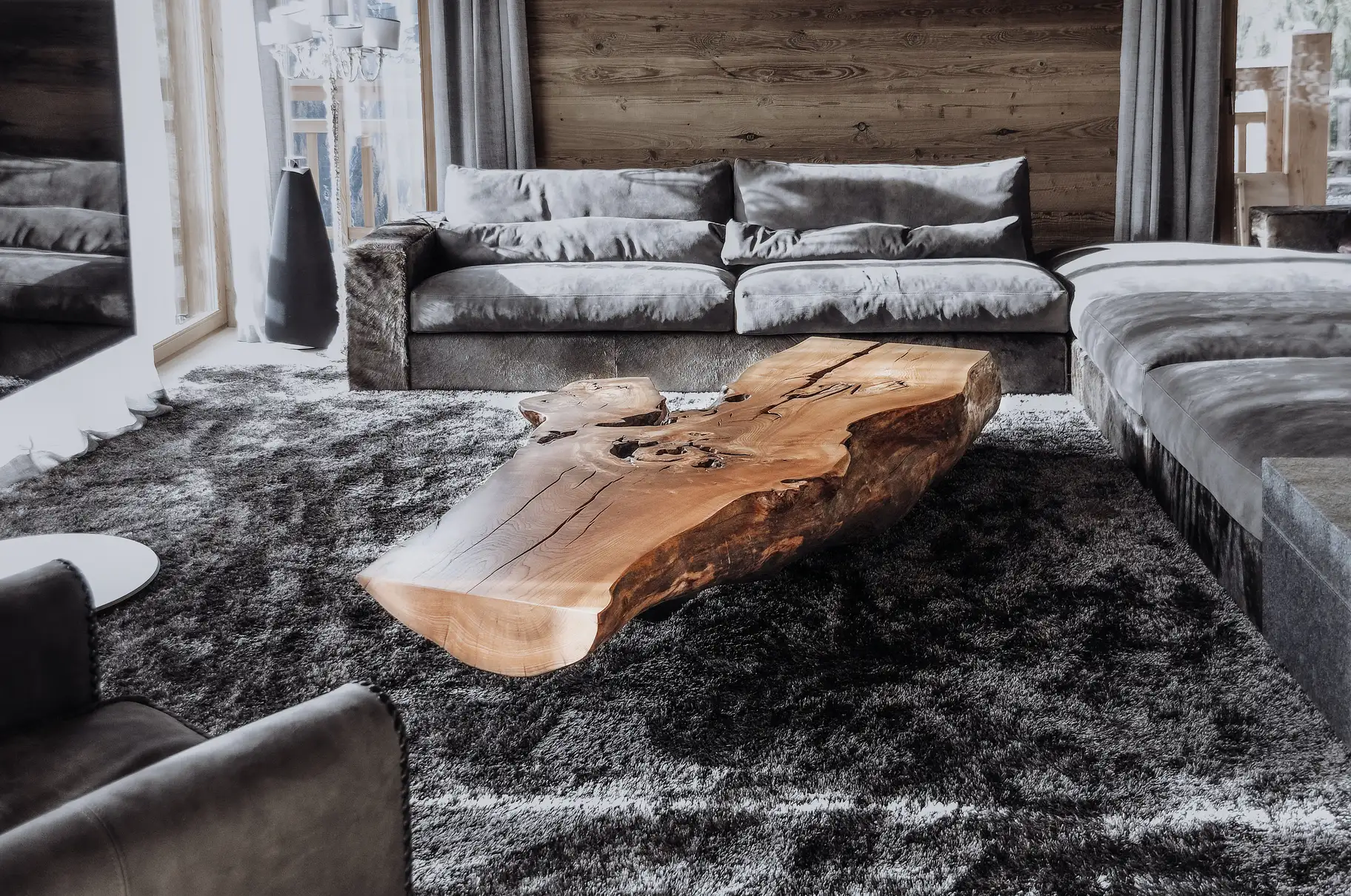 Moderner Couchtisch aus einem Baumstamm der Holzart Ulme von Stammdesign, Ansicht 2